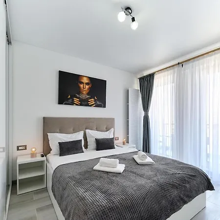 Palmas - Pool By N10 Năvodari