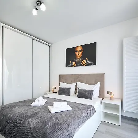 Palmas - Pool By N10 Apartment Navodari